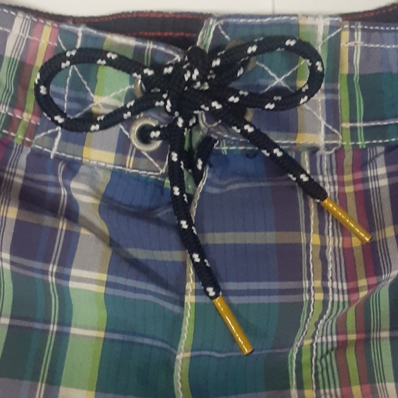 TOMMY HILFIGER Mens plaid board shorts size 32 - Picture 2 of 9